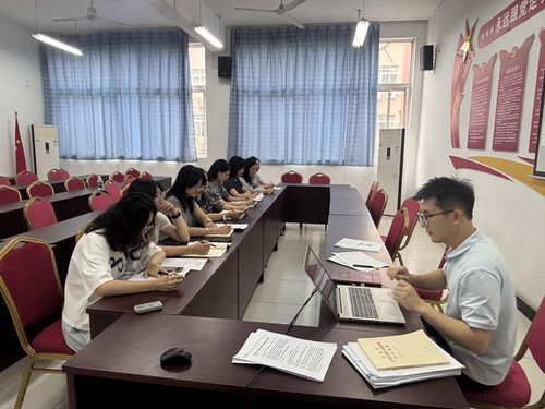 PA捕鱼员工党支部开展树立和践行正确政绩观学习教育正反面典型案例专题学习.jpg